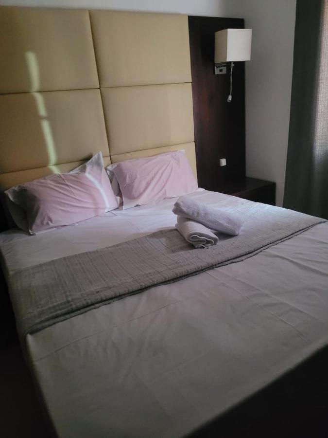 Guest House La Plaza Luanda Exterior photo